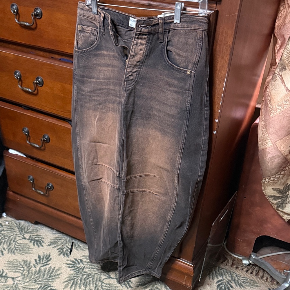 Free People Mid Rise Barrel size 24